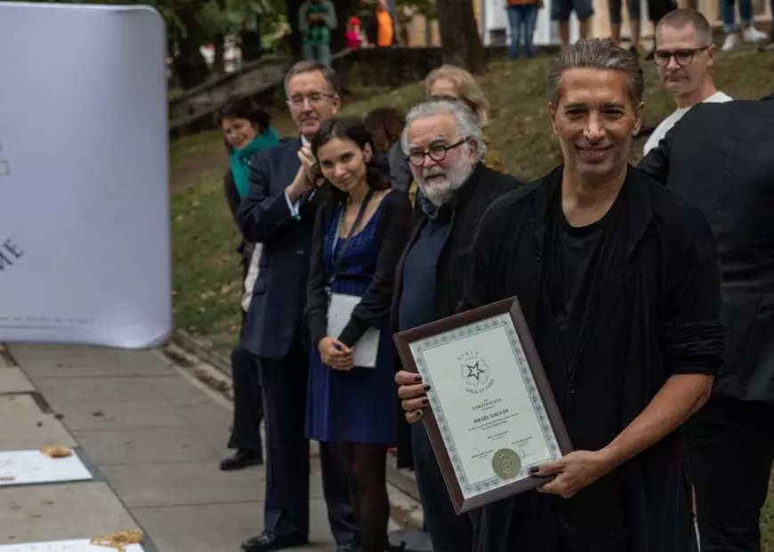 Charlotte Rampling a primit o stea pe Aleea Celebrităților din Sibiu. Cum a reacționat celebra actriță britanică