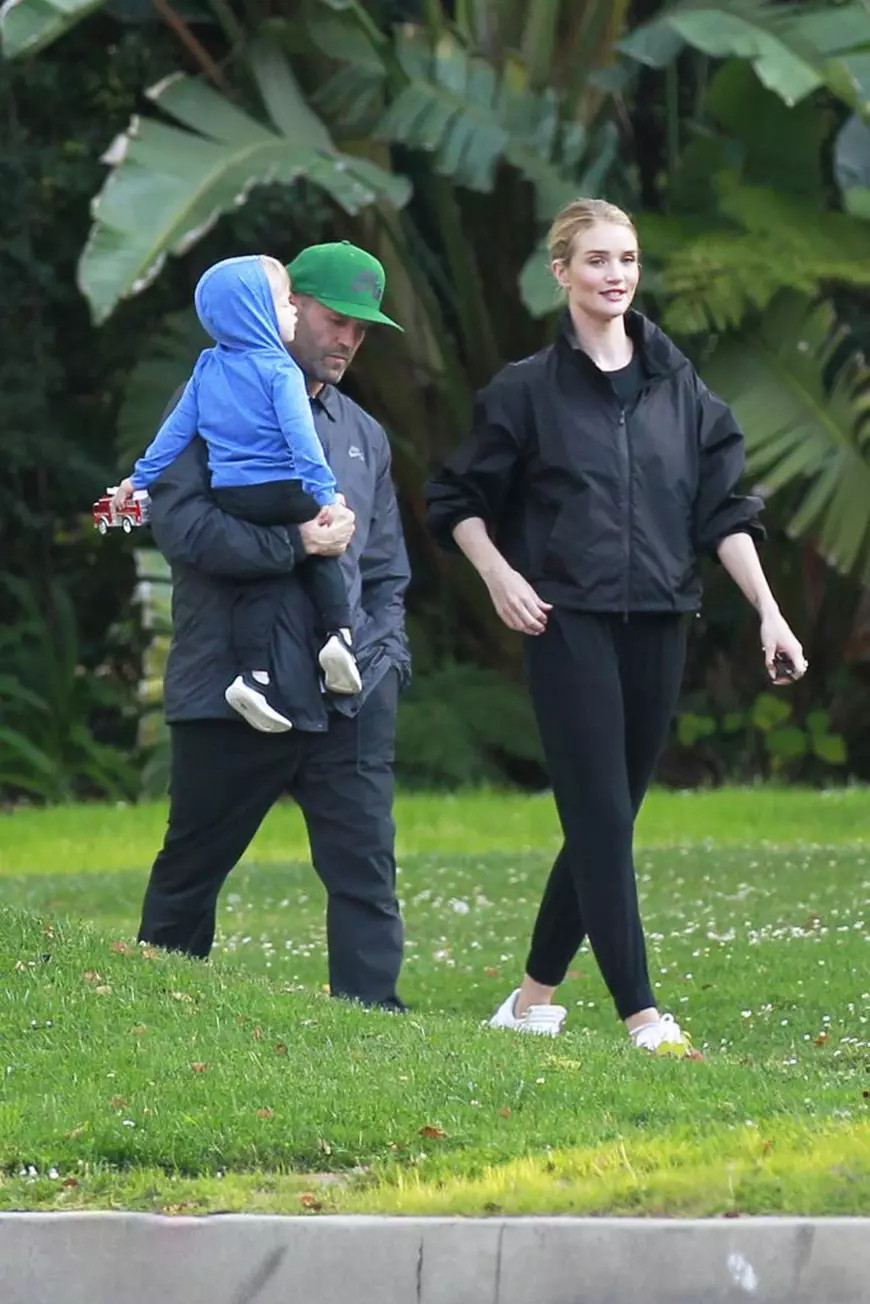 Rosie Huntington-Whiteley e însărcinată. Jason Statham va deveni tată pentru a doua oară