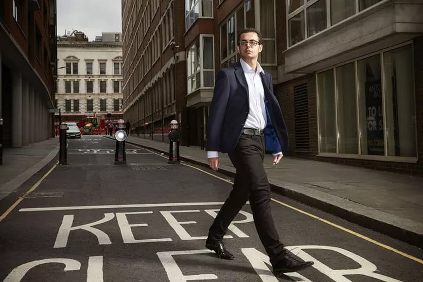 Ai lăsa un avocat robot să te apere? A apărut primul program de inteligență artificială care ajută oamenii în instanță