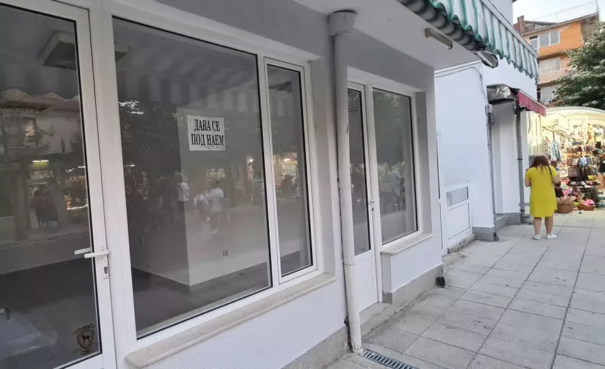 Ce poți face când te-ai săturat de litoralul românesc. Reportaj din stațiunea bulgărească unde se minează criptomonede pe plajă