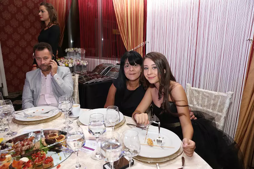 Dezvăluirile făcute de Nicole Cherry despre copilăria ei. „De la mama mi-o luam. Mă lovea”