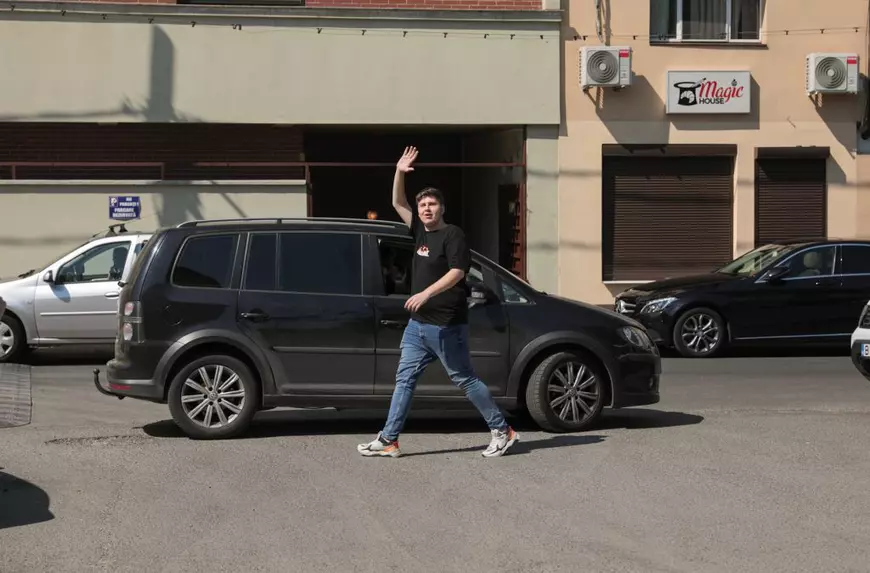 REPORTAJ. Elevi după bacalaureatul la română, a doua sesiune: „Mai sunt oameni și fără Bac care câștigă sute de mii de euro”