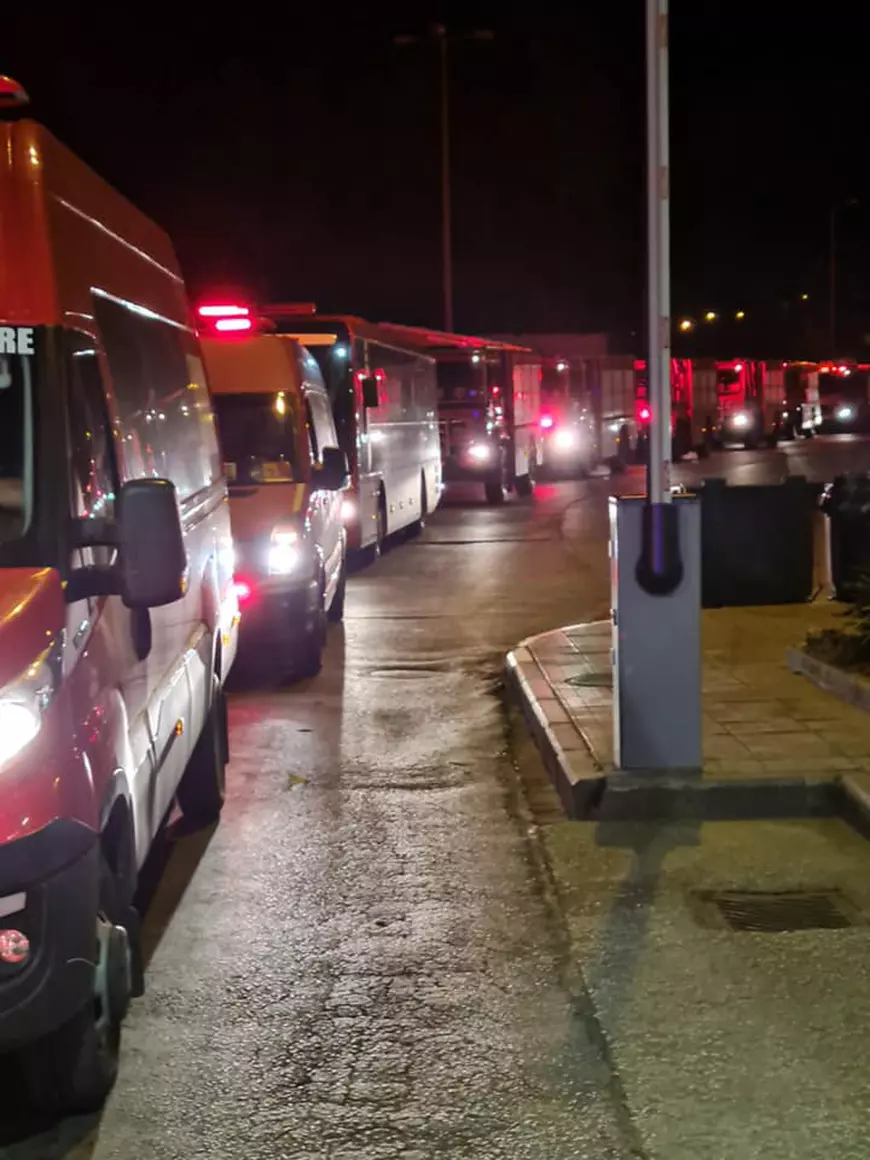 Ploaie de cenușă, incendii masive în noapte și mii de oameni fugiți din calea infernului, în Grecia: „O catastrofă biblică”