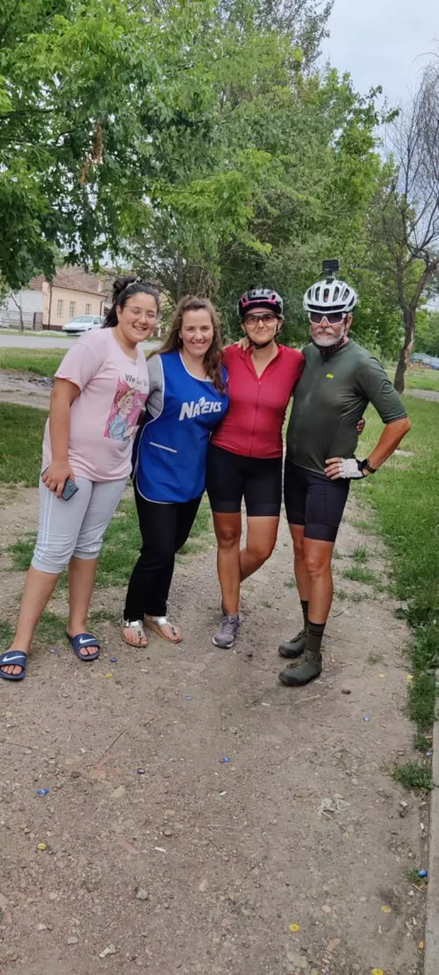 O altfel de vacanță: doi timișoreni au pedalat din Grecia până acasă. ﻿„Nu mai e presiunea timpului. Stăm cât vrem și pornim mai departe”