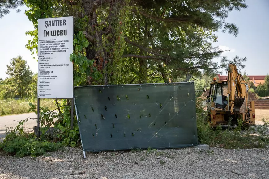 Patru etaje mai presus de lege. Cum se încearcă ridicarea a două blocuri de 9 etaje la doi pași de Aeroportul Băneasa