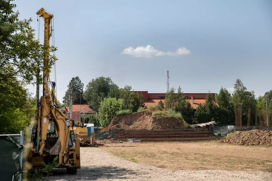 Patru etaje mai presus de lege. Cum se încearcă ridicarea a două blocuri de 9 etaje la doi pași de Aeroportul Băneasa