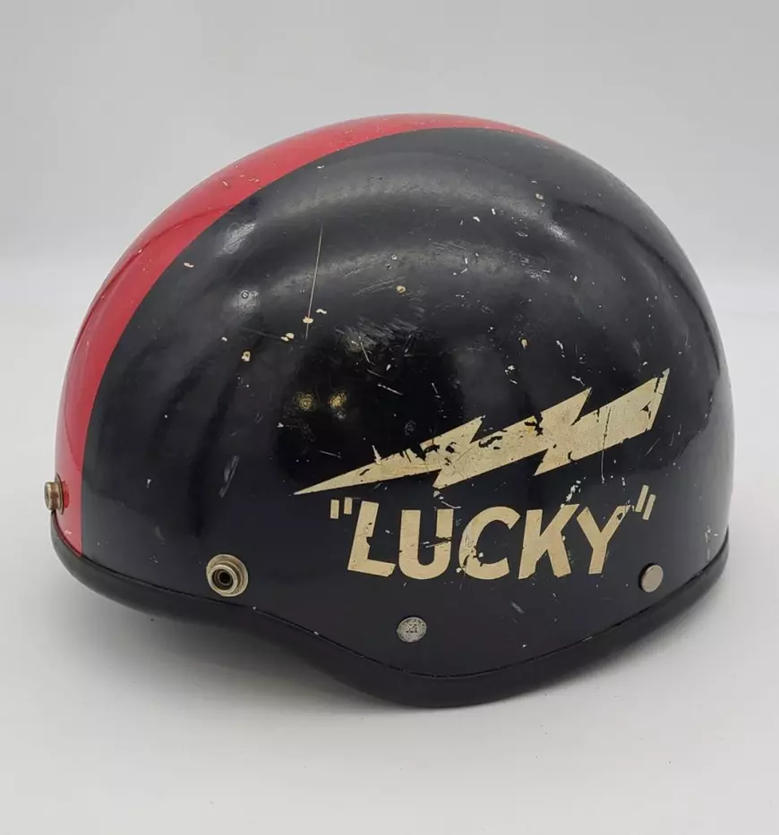 Unul dintre costumele de scenă purtate de Elvis Presley s-a vândut la o licitație cu o sumă record