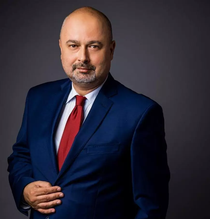 De ce nu-l cred pe Ciolacu când vorbește despre „Fără penali în funcții publice”. Trei noi parlamentari PSD și problemele lor mai vechi