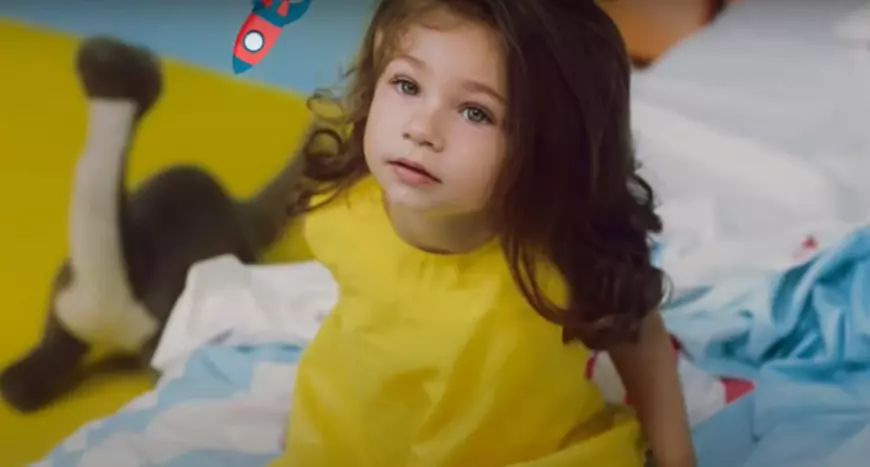 Fiica lui Feli Donose, actriță în videoclipul mamei sale. Nora Luna are aproape trei ani