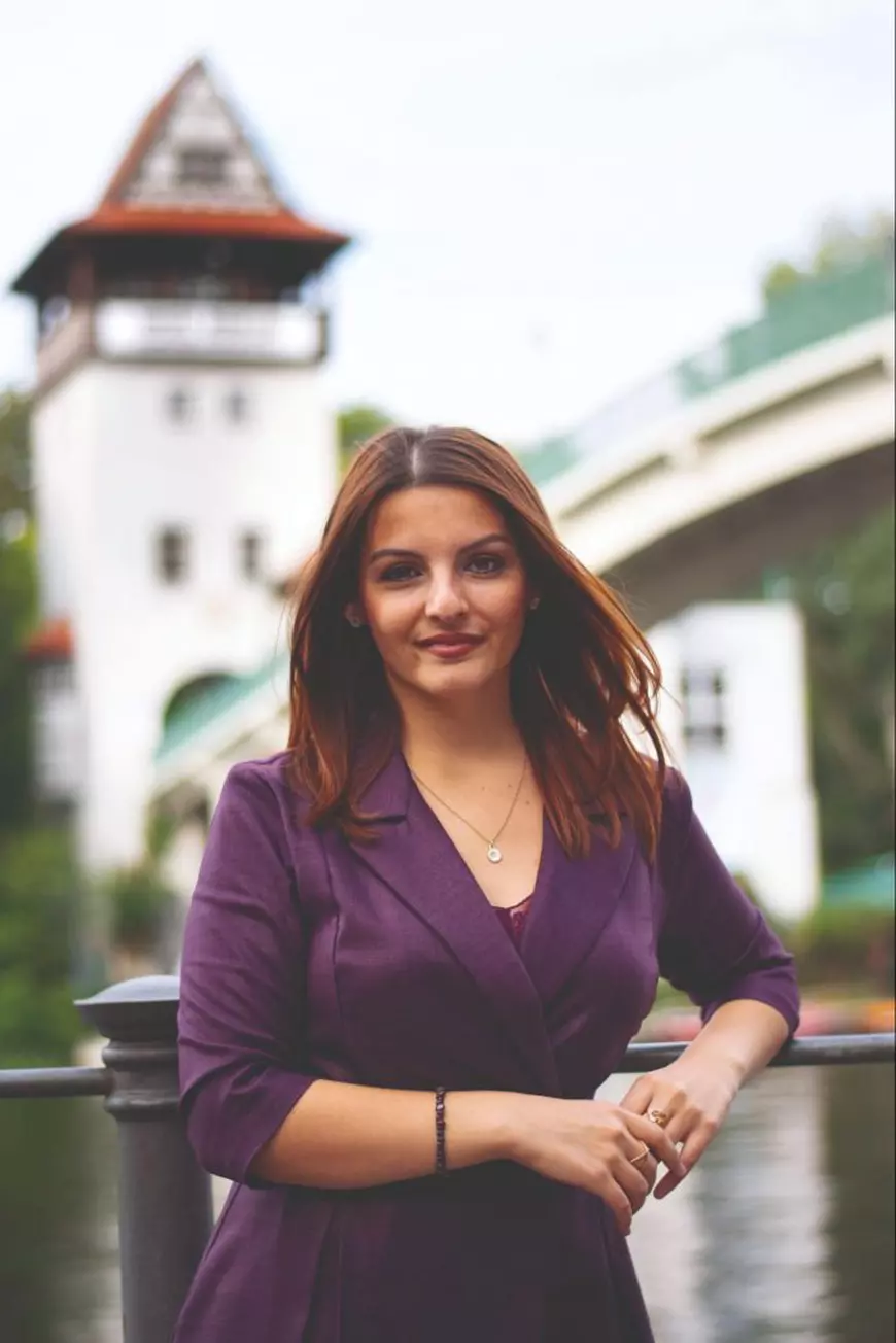 INTERVIU. Cele două vieți ale Anei-Maria Trăsnea, tânăra de 27 de ani de origine română care candidează pentru Parlamentul german