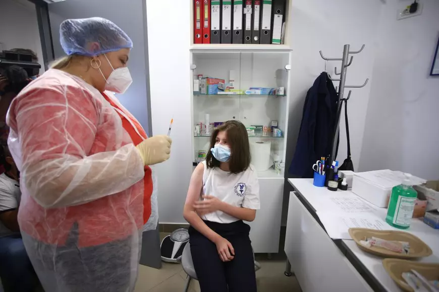 Prima zi de școală și prima doză de vaccin. „Fără sănătate, nu putem face nicio educație”