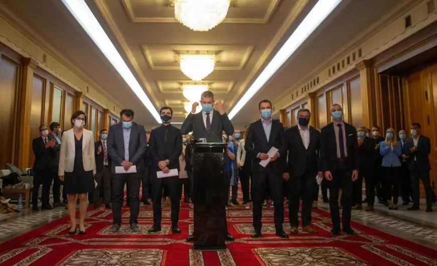 Miniștrii USR PLUS pleacă din Guvernul Cîțu. „Marți dimineață, la prima oră, premierul va avea demisiile noastre pe birou”