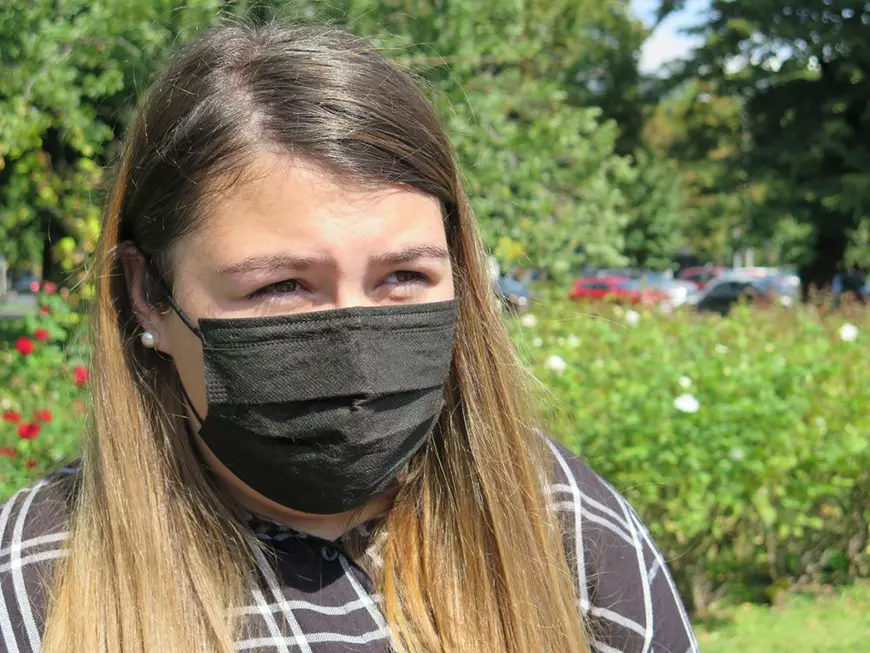 Reportaj. Cum a fost la miniprotestul elevilor din Piața Victoriei. O masă caldă, transport gratuit și ore remediale pentru toată lumea, printre revendicări