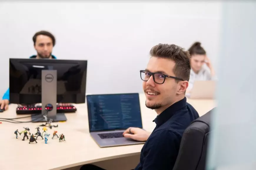 Libertate de mișcare: fondatorul WellCode, păreri despre laptop-urile pentru programatori