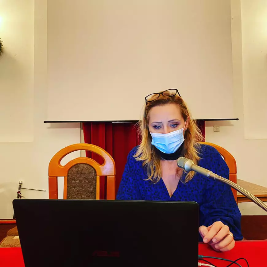 Gestul făcut de Elena Lasconi pentru locuitorii din Câmpulung Muscel, de când a devenit primar. Fosta jurnalistă de la PRO TV s-a prezentat la ușa lor