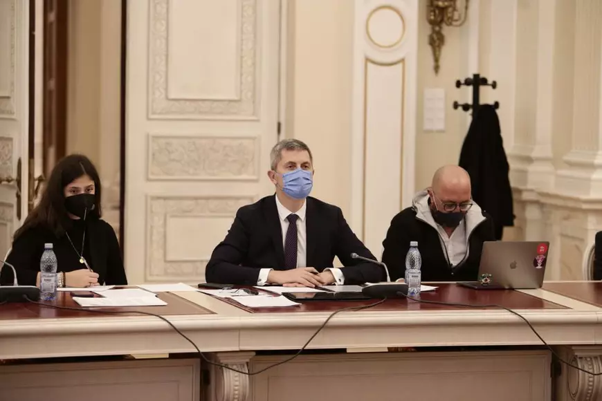 Miniștrii propuși de Cioloș, la votul din comisiile de specialitate. 18 audiați, un singur aviz pozitiv