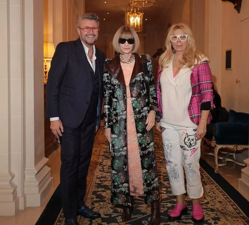 Cătălin Botezatu și-a prezentat noua colecție în Franța. Cu cine s-a întâlnit creatorul de modă la Paris Fashion Week