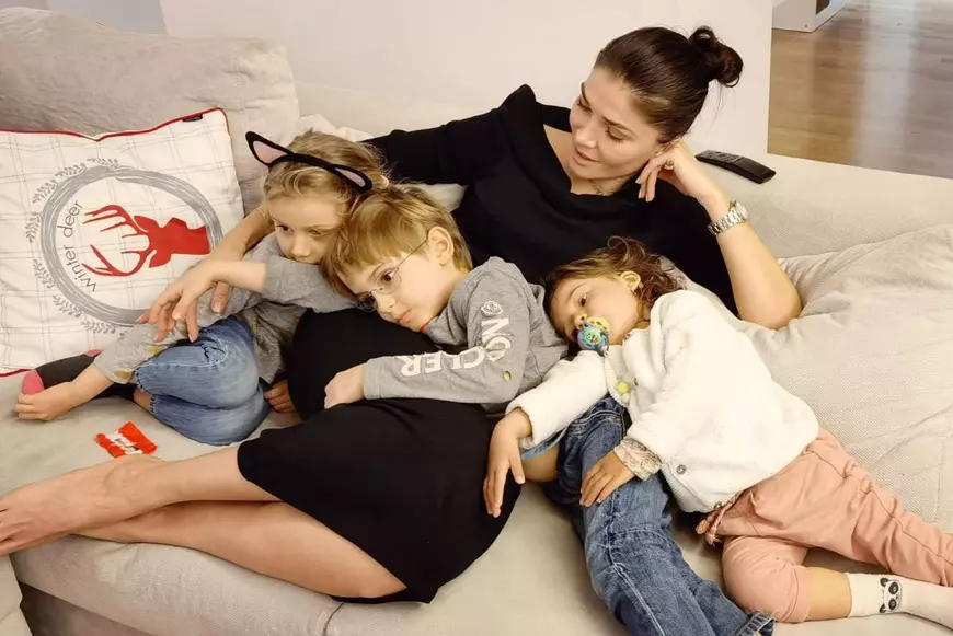 Anunțul făcut de Alina Pușcaș, după doi ani de căsătorie cu Mihai Stoenescu. „Am fost ocupați să facem cei 3 copii”