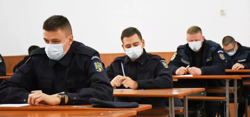Anchetă la Botoșani, după ce un candidat la Școala de Subofițeri ar fi fost obligat să urineze în sala de examen
