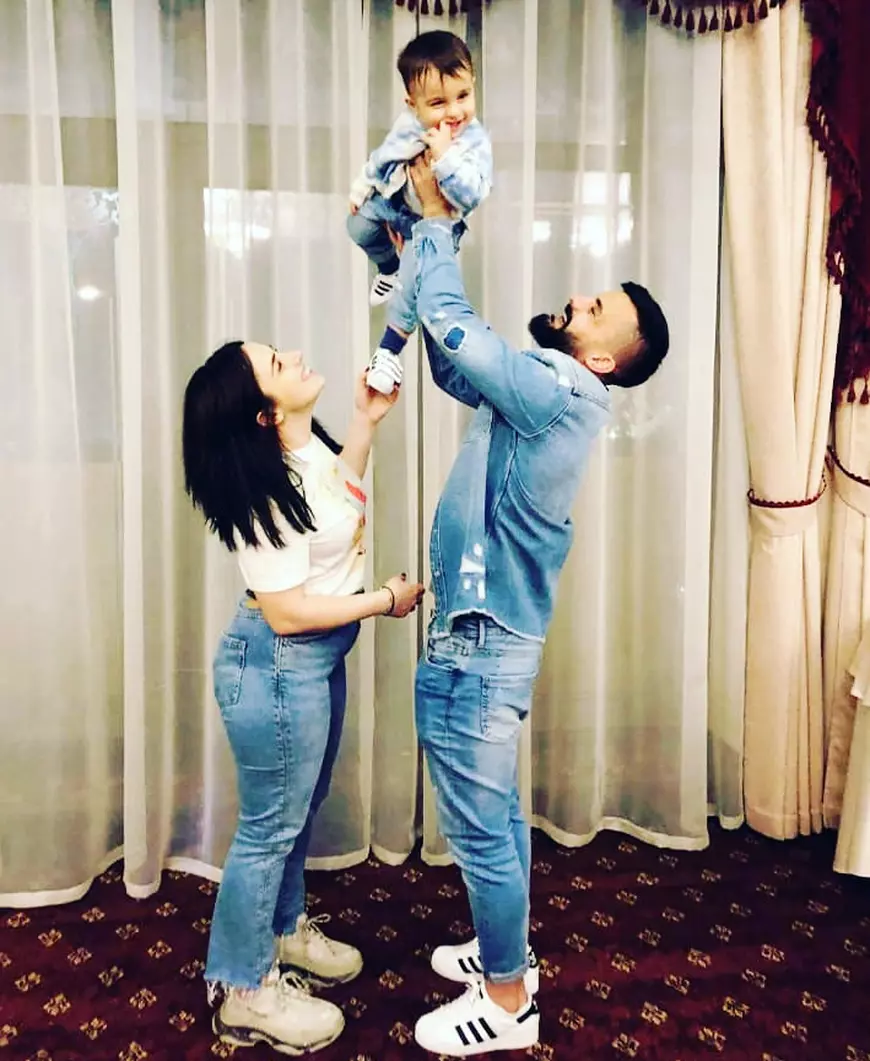 Viața unui albanez care locuiește de 4 ani într-un oraș din nordul Moldovei: „Aici pot să las ușa descuiată, nu mi-e teamă că intră cineva!”