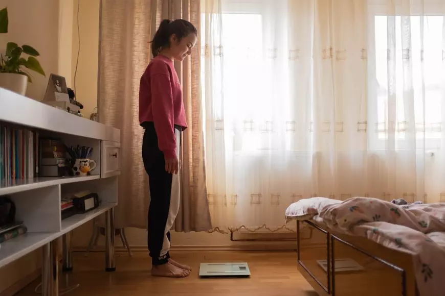 Jurnalul unei adolescente care se confruntă cu o tulburare alimentară: „Prăjiturile mamei îmi amorțesc fricile”