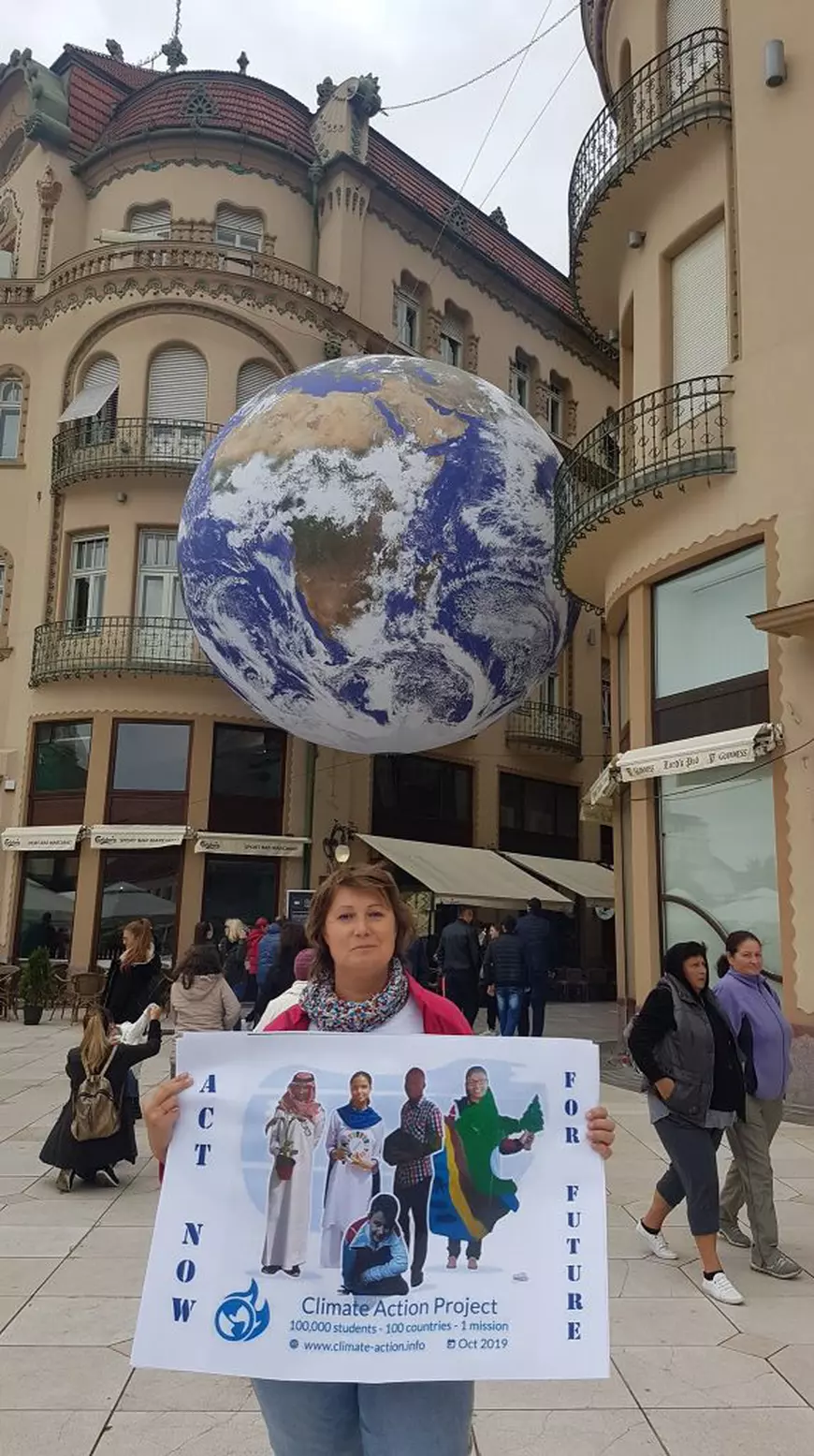 Cum a ajuns o româncă să fie nominalizată la „Oscarul profesorilor”. Mirela Tanc predă literatura folosind jocurile Minecraft și Fortnite