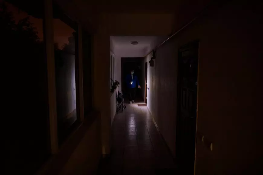 Blocul este complet cufundat în beznă