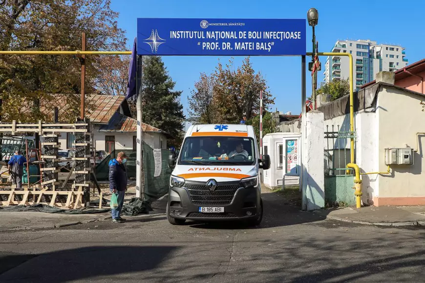 Medic danez venit să ajute la „Matei Balș”: „În Danemarca n-am trăit așa ceva. Medicii de aici au obosit, dar continuă lupta”