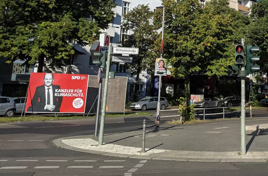 Cine este „clona lui Merkel” și ce ar putea însemna învestirea sa în cancelaria Germaniei pentru România