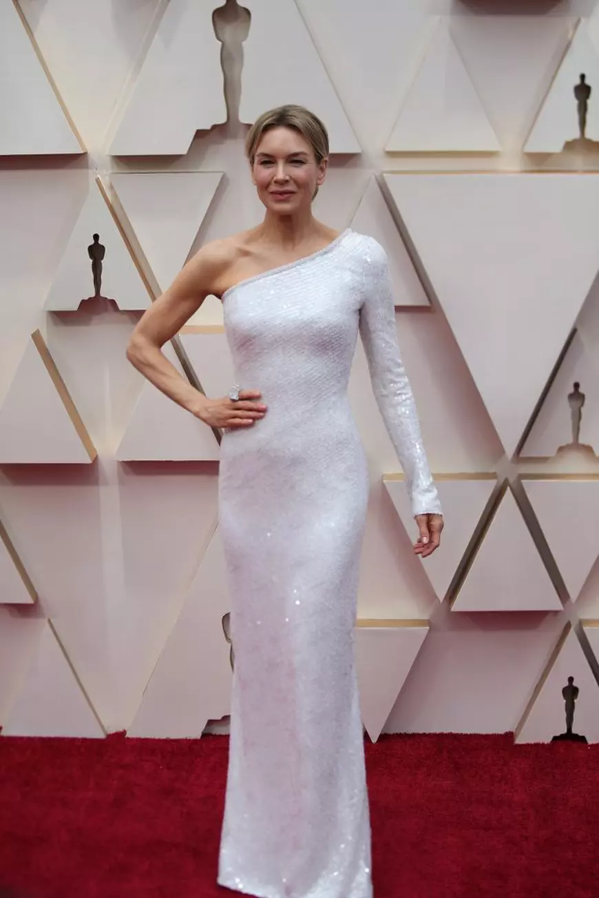 Renee Zellweger, de nerecunoscut în rolul unei criminale. Actrița în vârstă de 52 de ani s-a transformat radical