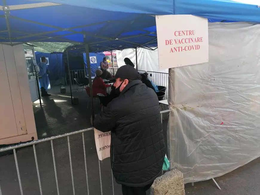 REPORTAJ. Restricţii şi obligaţii de serviciu, printre motivele pentru care bucureştenii și-au întors fața către vaccin