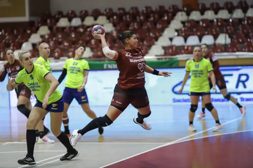 Rapid visează la titlu, după aproape două decenii. Trupa din Giulești, liderul Ligii Naționale feminine de handbal