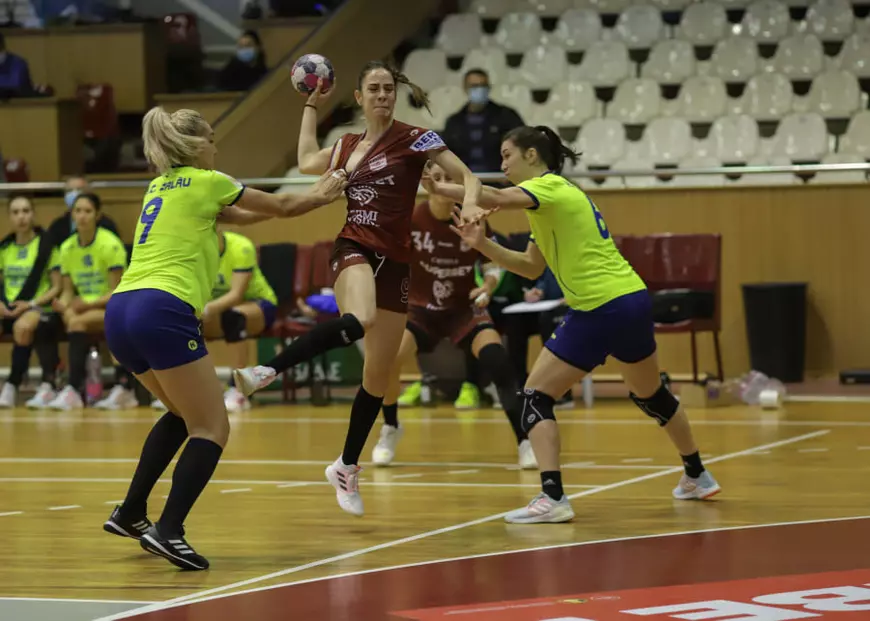 Rapid visează la titlu, după aproape două decenii. Trupa din Giulești, liderul Ligii Naționale feminine de handbal