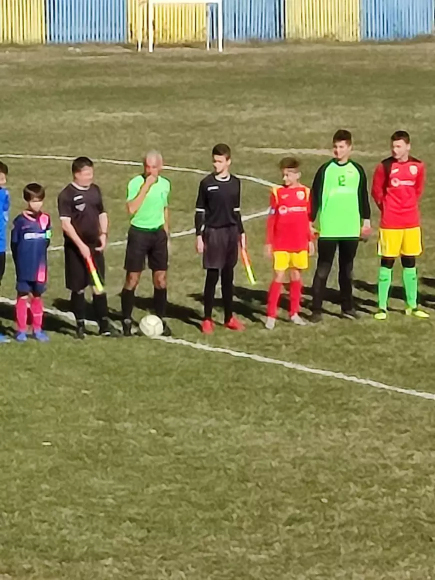 Arbitru la 13 ani și 3 luni. David Crețu, portar la Petrolul Ploiești, a debutat ca asistent la un meci din campionatul județean Prahova