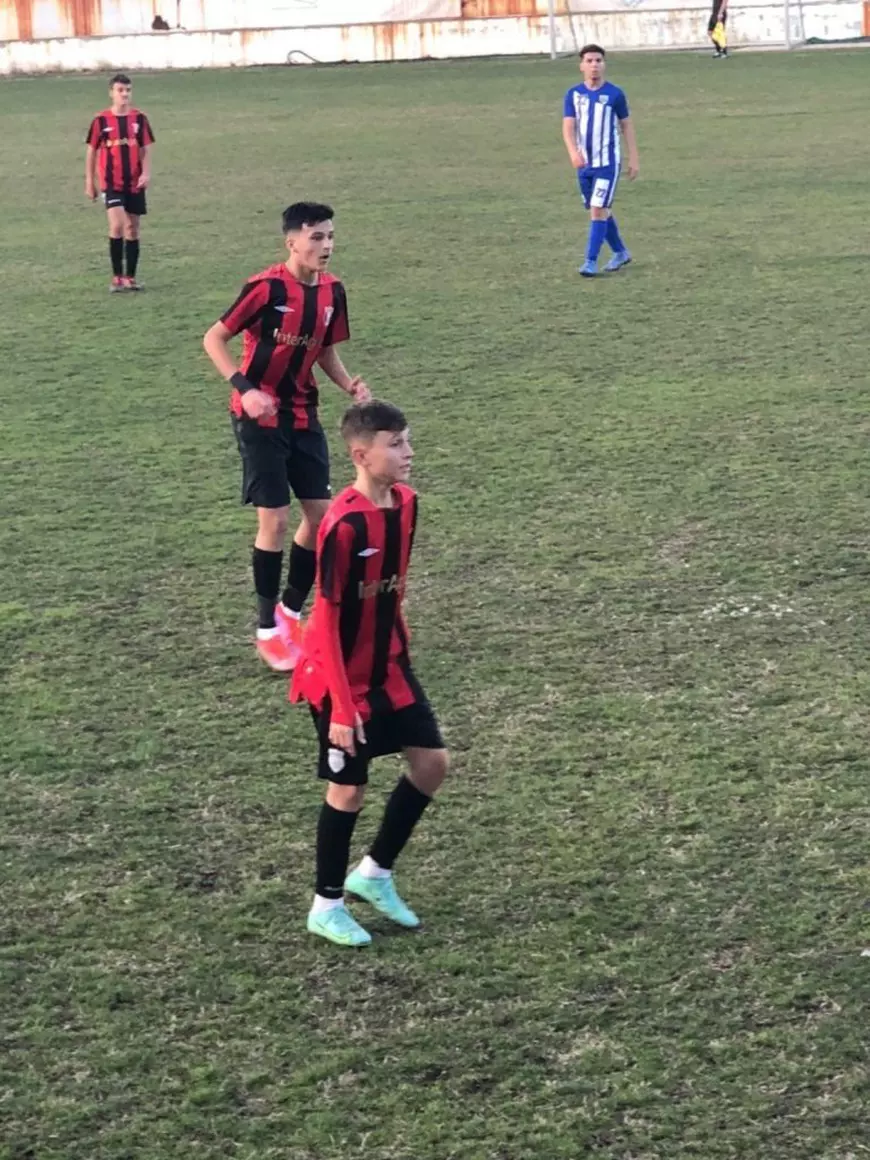 Arbitru la 13 ani și 3 luni. David Crețu, portar la Petrolul Ploiești, a debutat ca asistent la un meci din campionatul județean Prahova