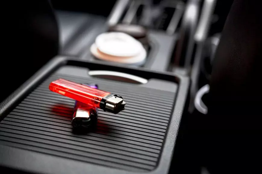 Bricheta uitata in masina