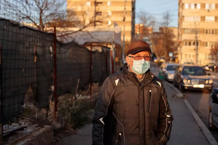 Catedrala din Craiova în care se tot bagă bani publici, dar lucrările nu mai avansează. „Se va termina când o vrea Dumnezeu!”