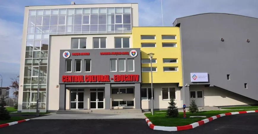 Firma fostului primar PSD al Slatinei Minel Prina, condamnat pentru fapte de corupție, contract fără licitație de 67.000 de euro cu un centru cultural