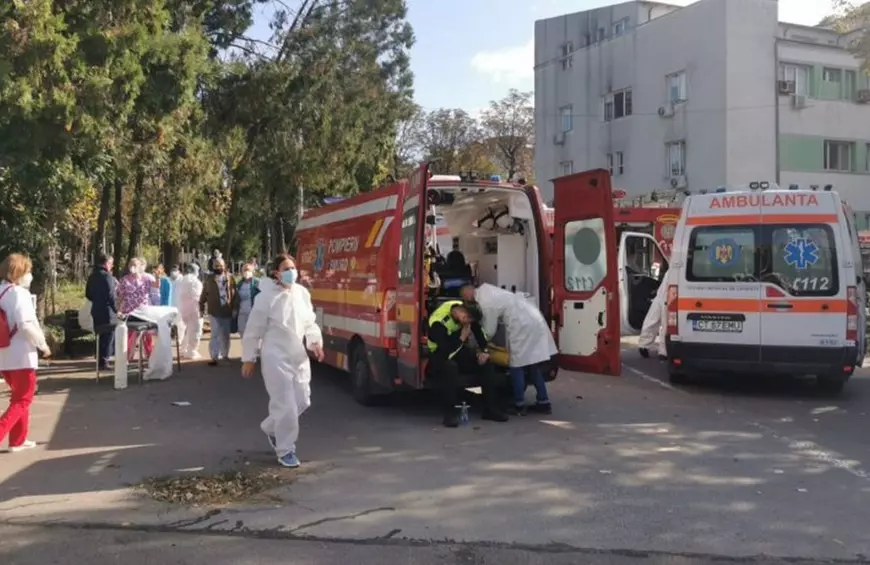 Femeia care s-a aruncat de la etajul 6 al Spitalului Floreasca din București a murit