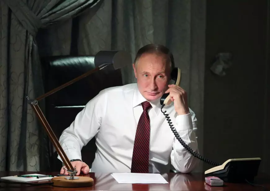 Interviu cu autorul cărții „Hai să vorbim despre Putin”: „Cred că a obosit, s-a săturat de job. E foarte plictisitor ca individ”