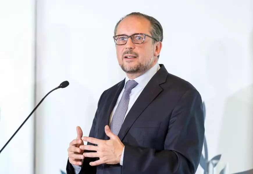 Interviu cu un fost medic român stabilit în Austria, prima țară care va impune vaccinarea anti-COVID obligatorie. „Să nu ajungem ca Bulgaria și România”