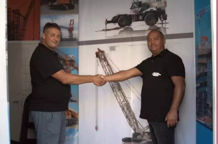 Viața în Germania a unor macaragii cărora România nu le-a oferit multe. De 1 Decembrie și-au pus tricolorul în cabină, dar nu vor acasă: „Aici ne simțim apreciați”