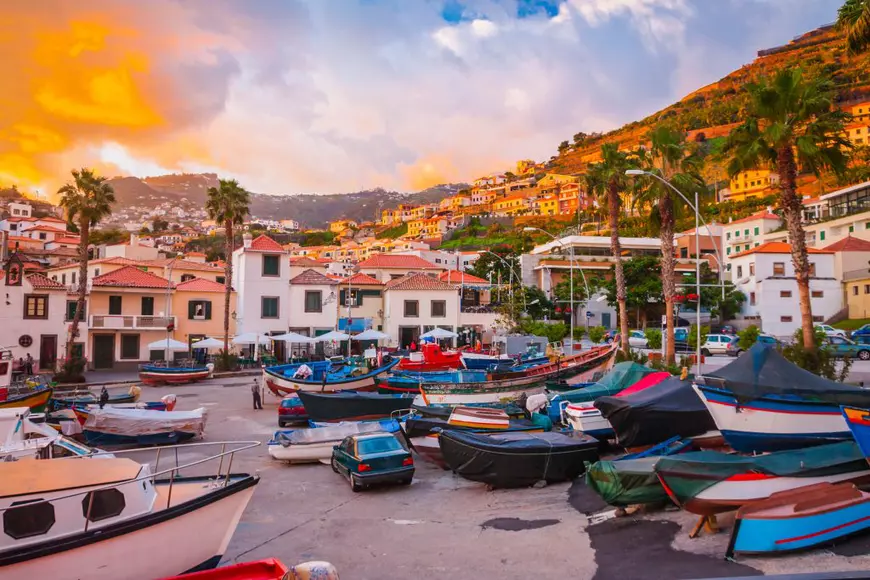 10 locuri de poveste unde să petreceți noaptea de Anul Nou 2022. Recomandările specialiștilor în turism