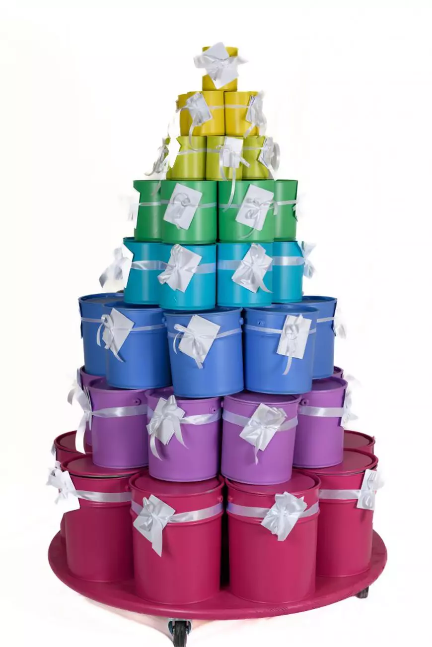 Cum arată brazii creați de vedete pentru o cauză nobilă. Smiley a surprins cu talentul lui