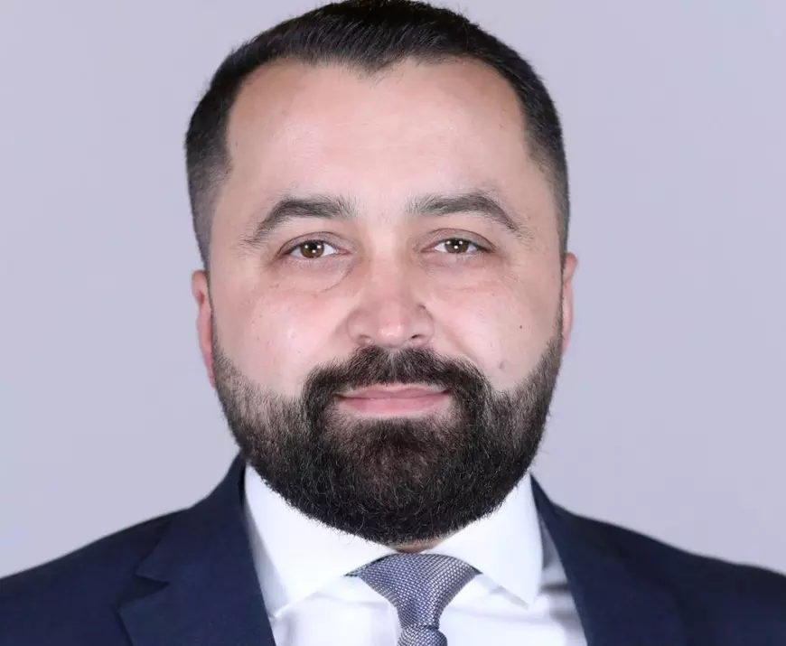 Mă uit la cum vorbește un deputat de la AUR și regret că Nae Cațavencu nu a ajuns deputat