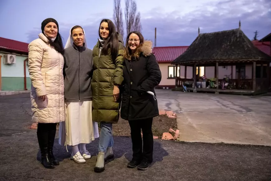 Miracolul de la Singureni. Cum li s-au îndeplinit dorințele de Crăciun unor copii abandonați de părinți și de sistem