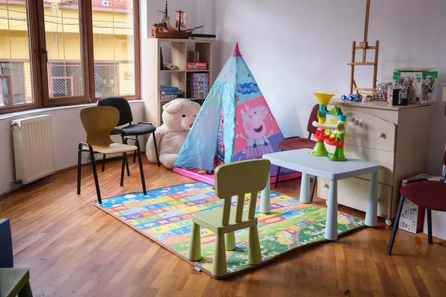 Una dintre sălile în care copiii fac terapie la asociația Patriciei
