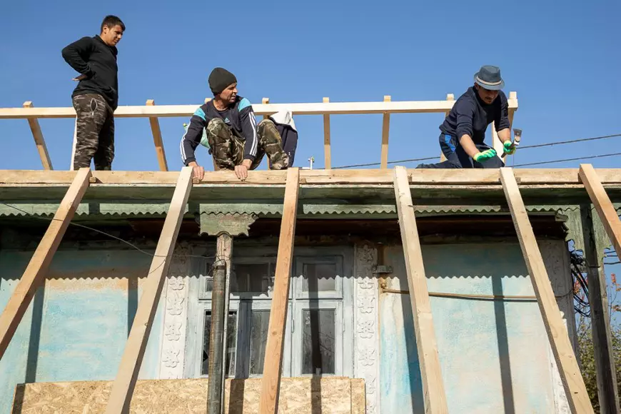 Imagini pe care le vom căuta și în 2022. Preoți cu mult suflet, animale salvate și copii săraci ajutați