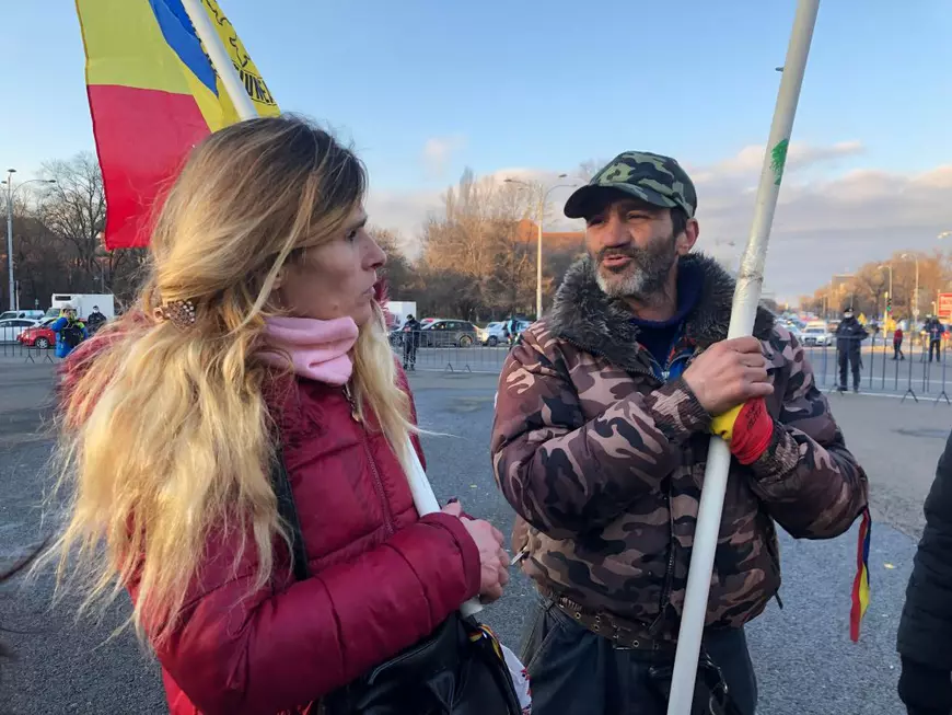 Cine sunt şi ce au vrut unii dintre cei care au fost astăzi la protestele de la Parlament și Piața Victoriei: „Am venit să ne certăm cu politicienii“