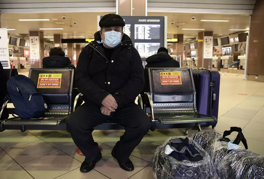 Reportaj la aeroport, de 1 Decembrie. România părinților rămași acasă: „Merg câțiva ani afară și dup-aia, nostalgia îi omoară”